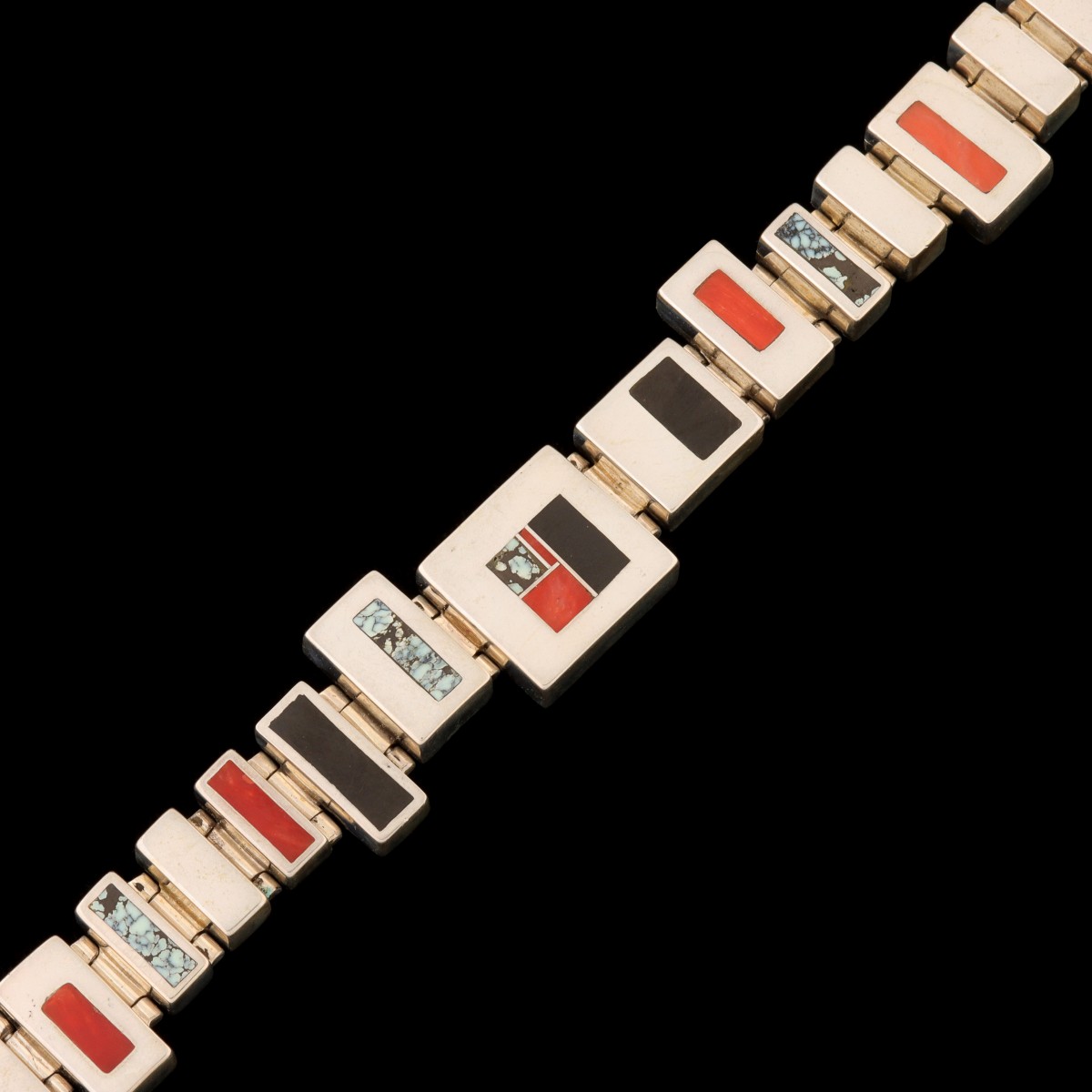 A RAY TRACEY MODERN DESIGN STERLING BRACELET WITH INLAY