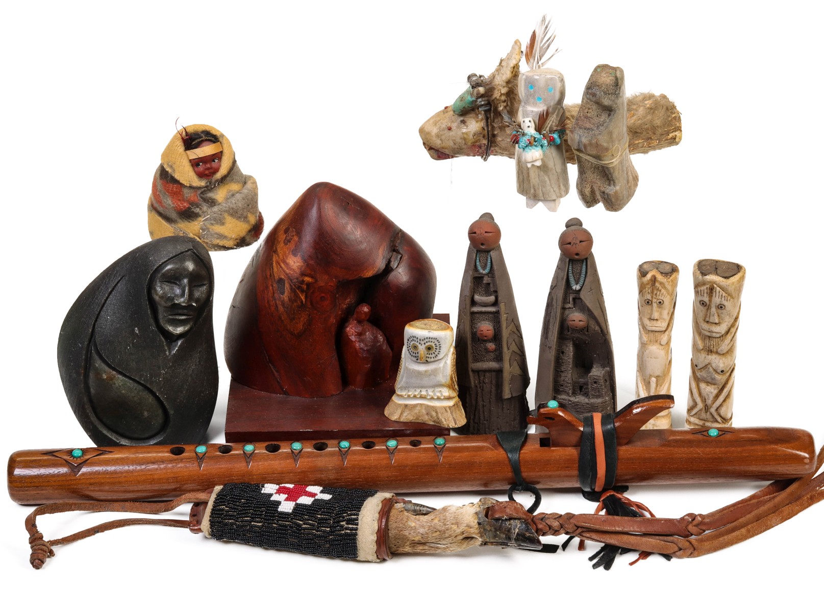 A COLLECTION OF NATIVE AMERICAN MOTIF ITEMS