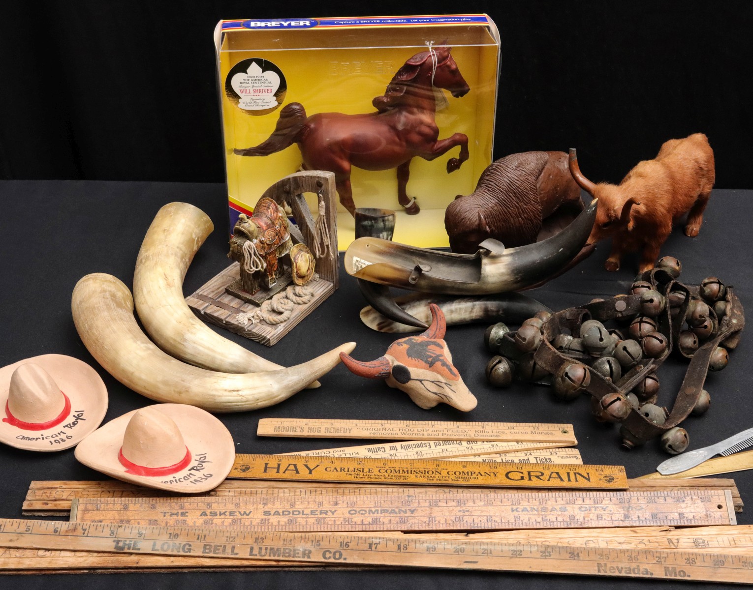 MISCELLANEOUS COWBOY AND WESTERN MOTIF COLLECTIBLES