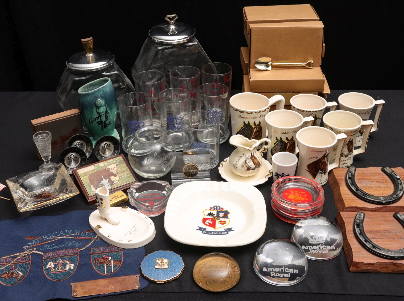 A LARGE COLLECTION OF AMERICAN ROYAL ADVERTISING ITEMS