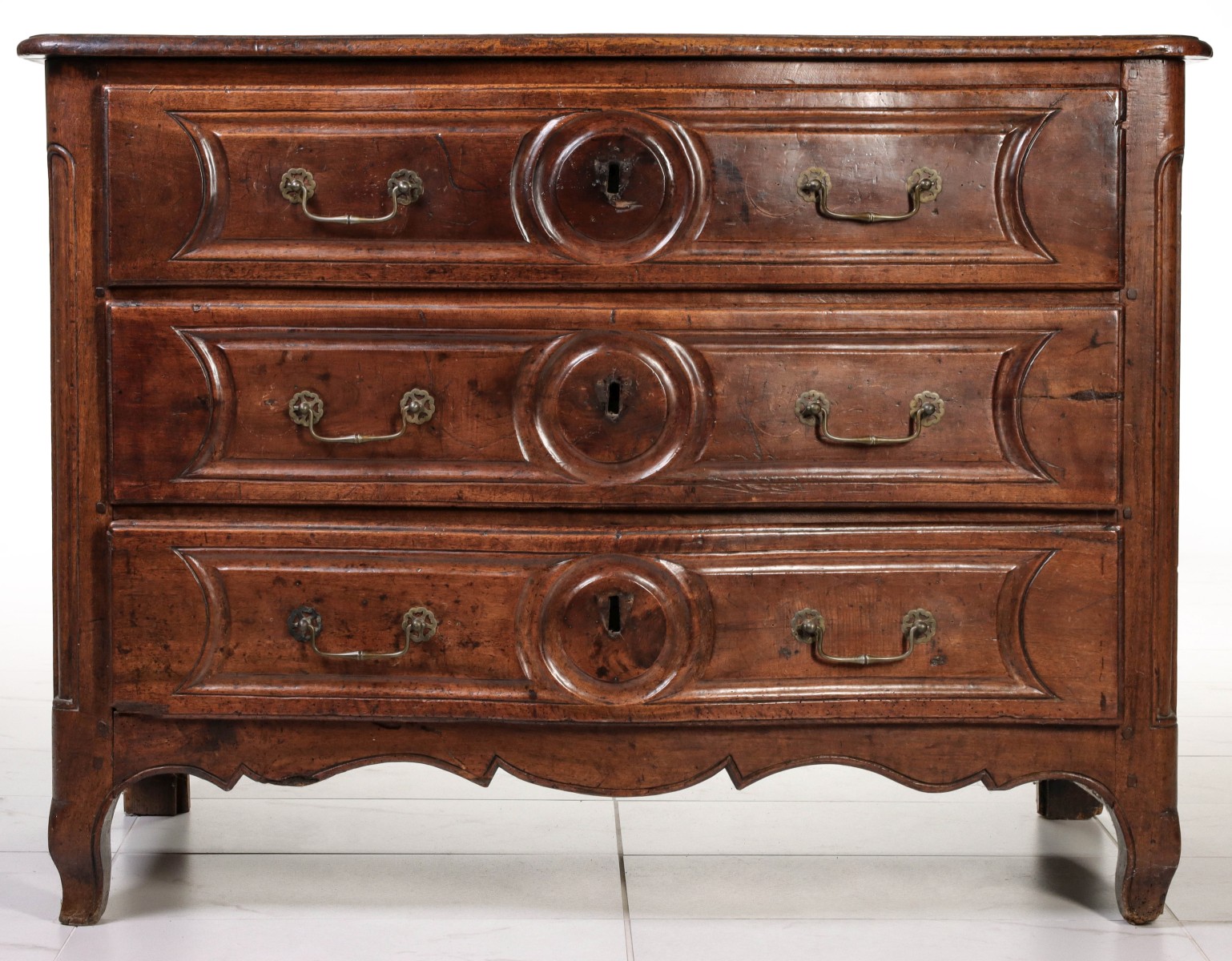 A FINE LOUIS XV PERIOD THREE DRAWER COMMODE C 1750