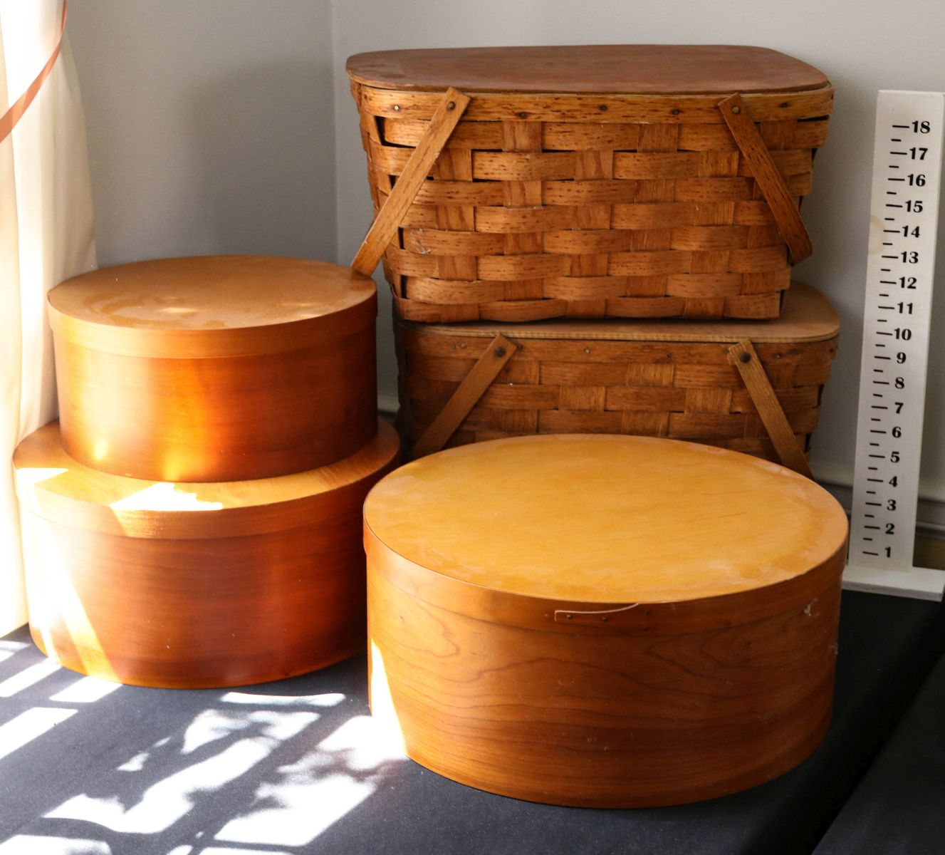 SHAKER-STYLE BAND BOXES AND PICNIC BASKETS