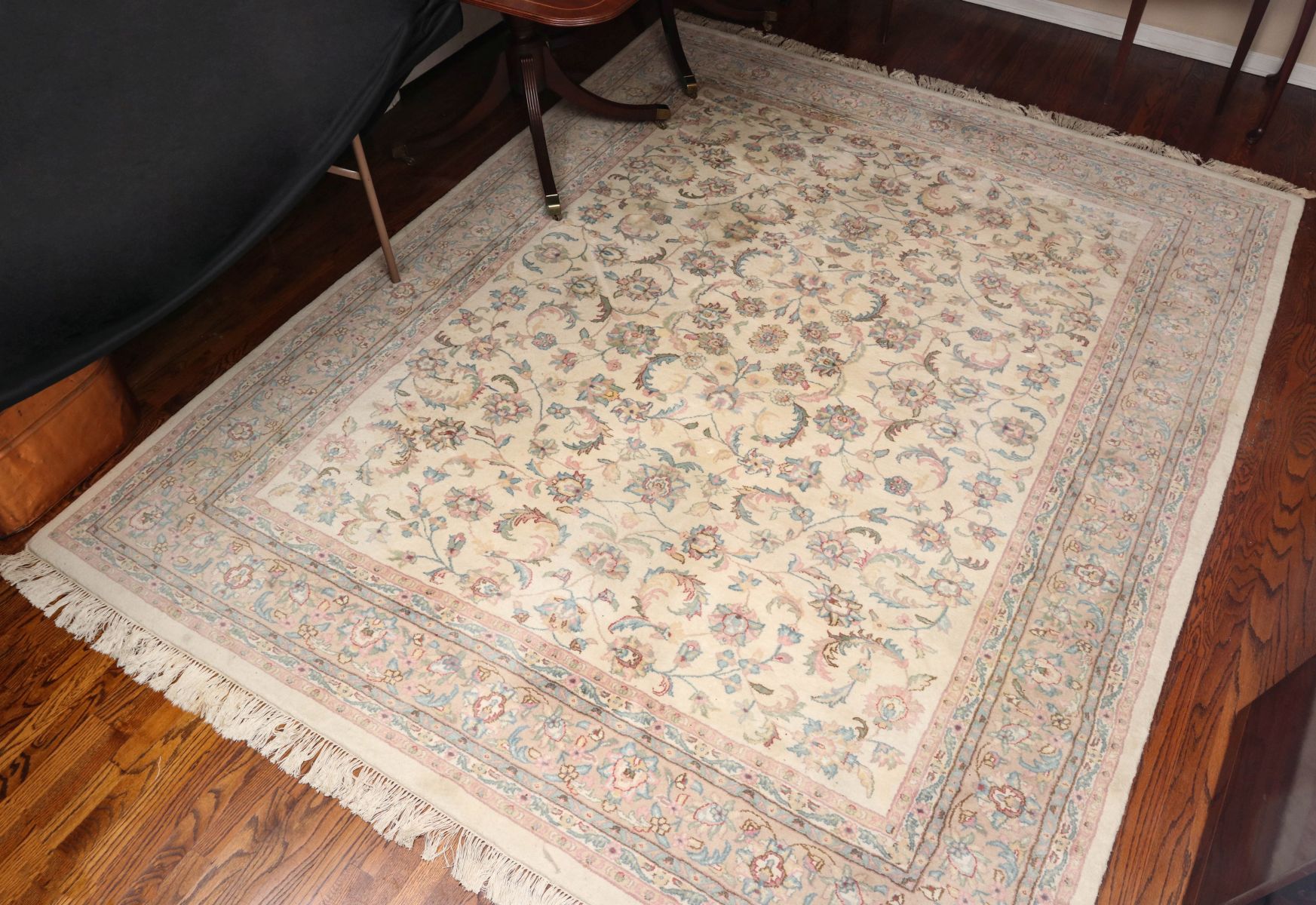 A LATE 20TH CENTURY HAND MADE INDO PERSIAN CARPET