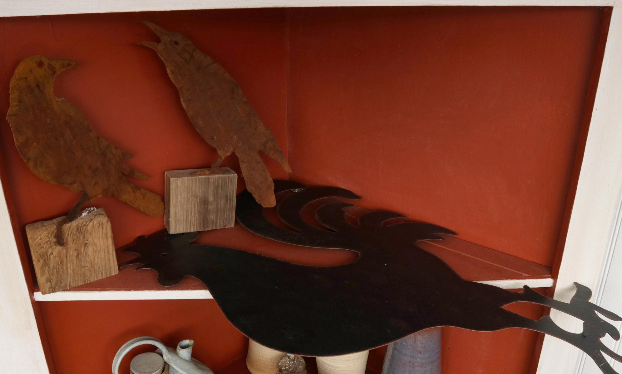 MODERN DECORATIVE SHEET IRON CROWS AND ROOSTER