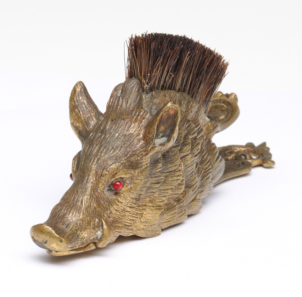 A GOOD GLASS-EYED FIGURAL BRASS BOAR LETTER CLIP