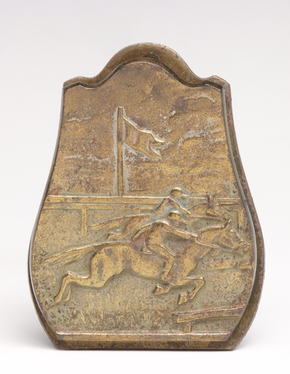 A CIRCA 1920s THOROUGHBRED RACE FIGURAL LETTER CLIP