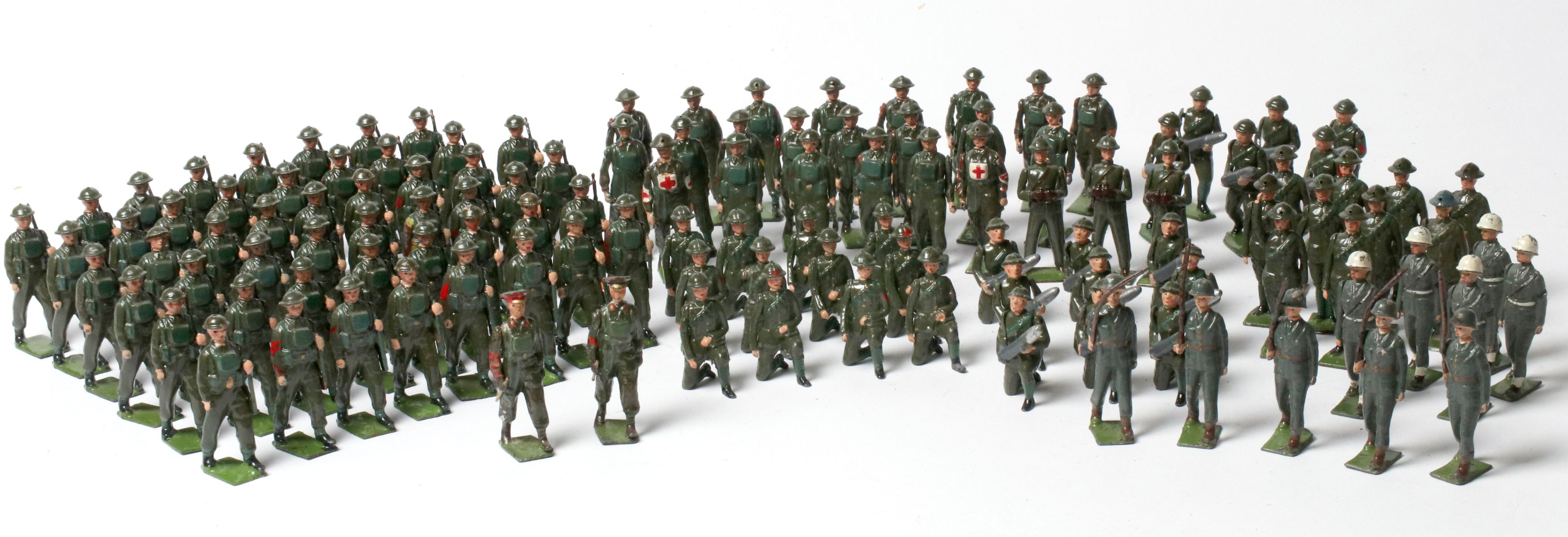 A COLLECTION OF 120 UN-BOXED BRITAINS WWI SOLDIERS