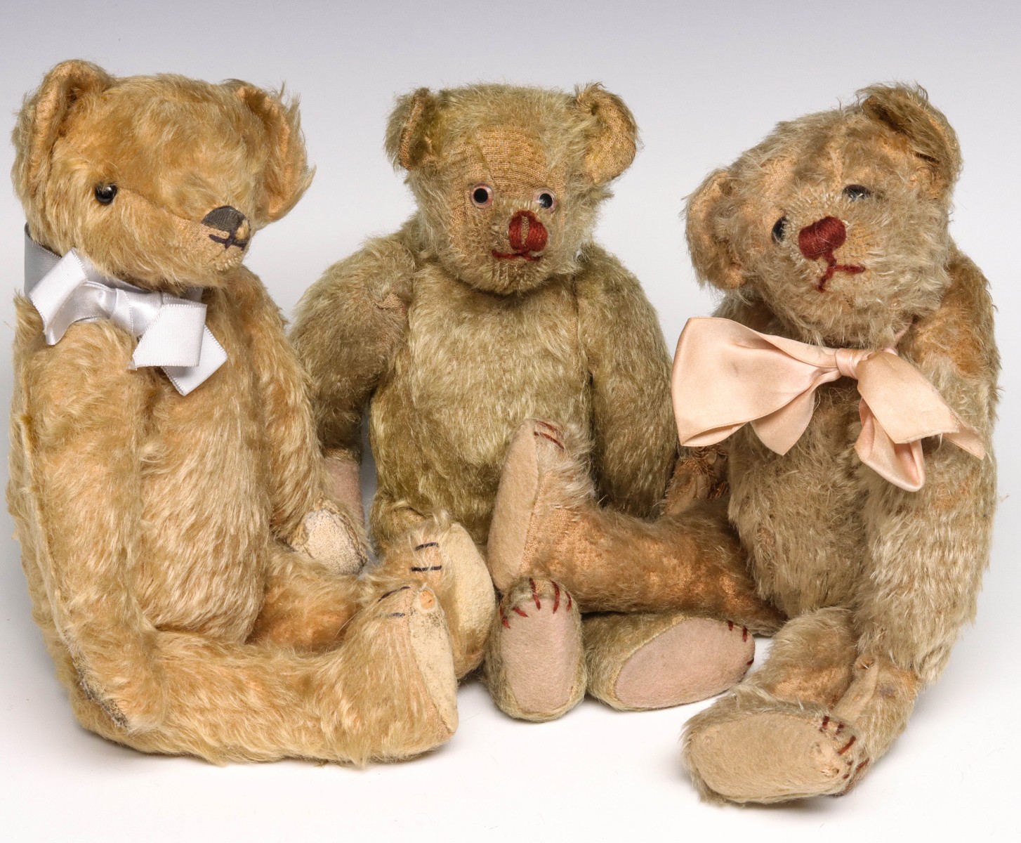 THREE ANTIQUE BEARS ATTRIBUTED HECLA & FARNELL